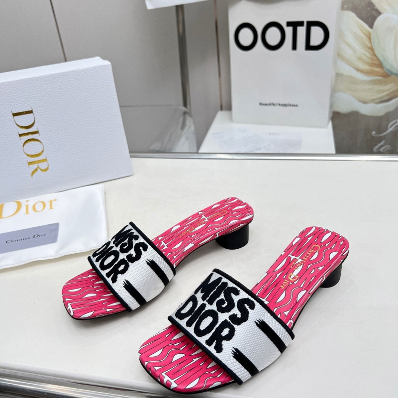 ch**an D*or slippers